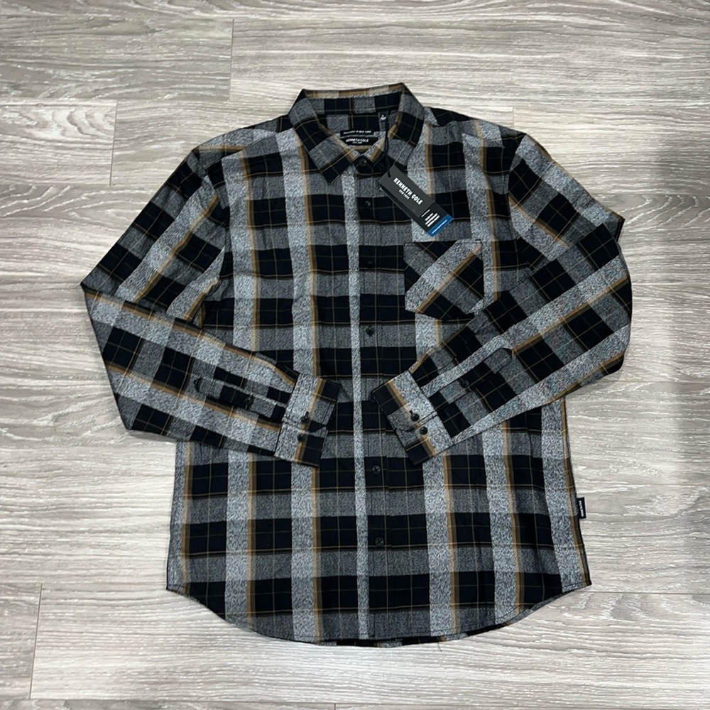 Kenneth Cole woven button down shirt. Size L. NWT